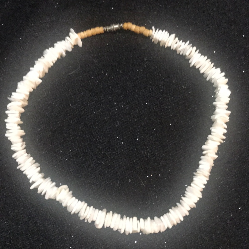 Shell Necklace - Picture 8 of 8